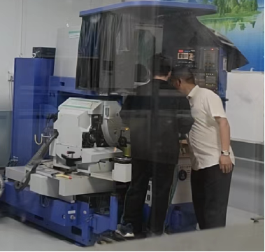 Optical grinding machine